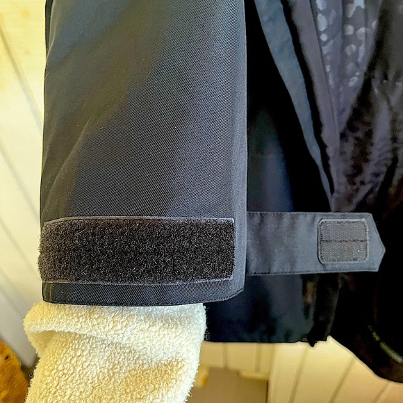 Women’s Volcom Snowboard Jacket size M - Picture 11 of 13